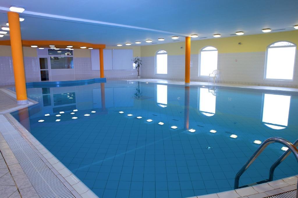 Hotel Floret Pruhonice Bagian luar foto